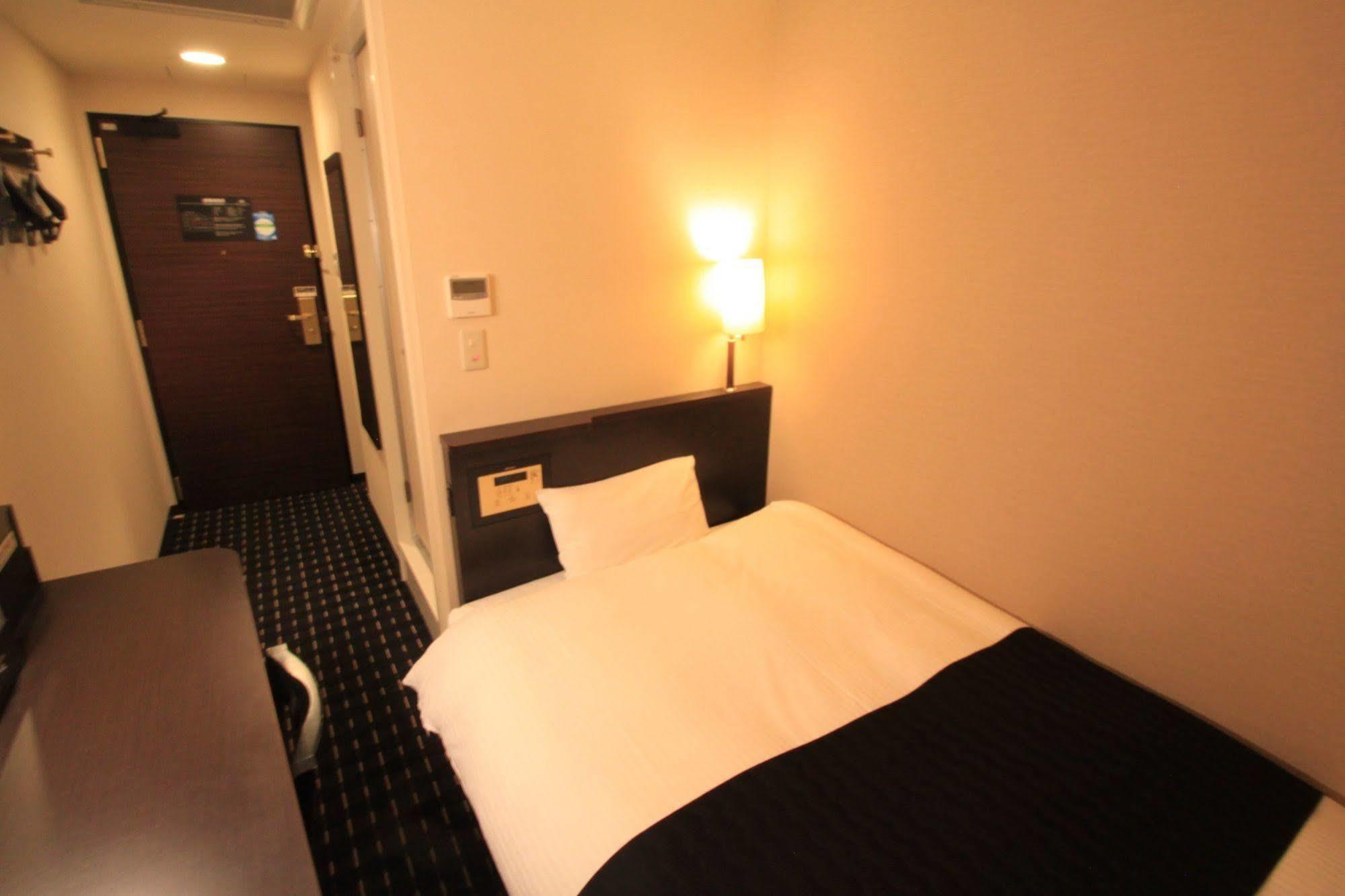 Apa Hotel Niigata Tsubamesanjo Ekimae Kültér fotó